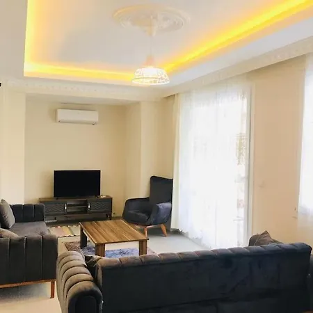Mustakil Havuzlu Ve Bahceli Villa Fethiye